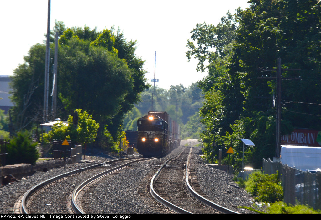 NS 21W west on Track 1